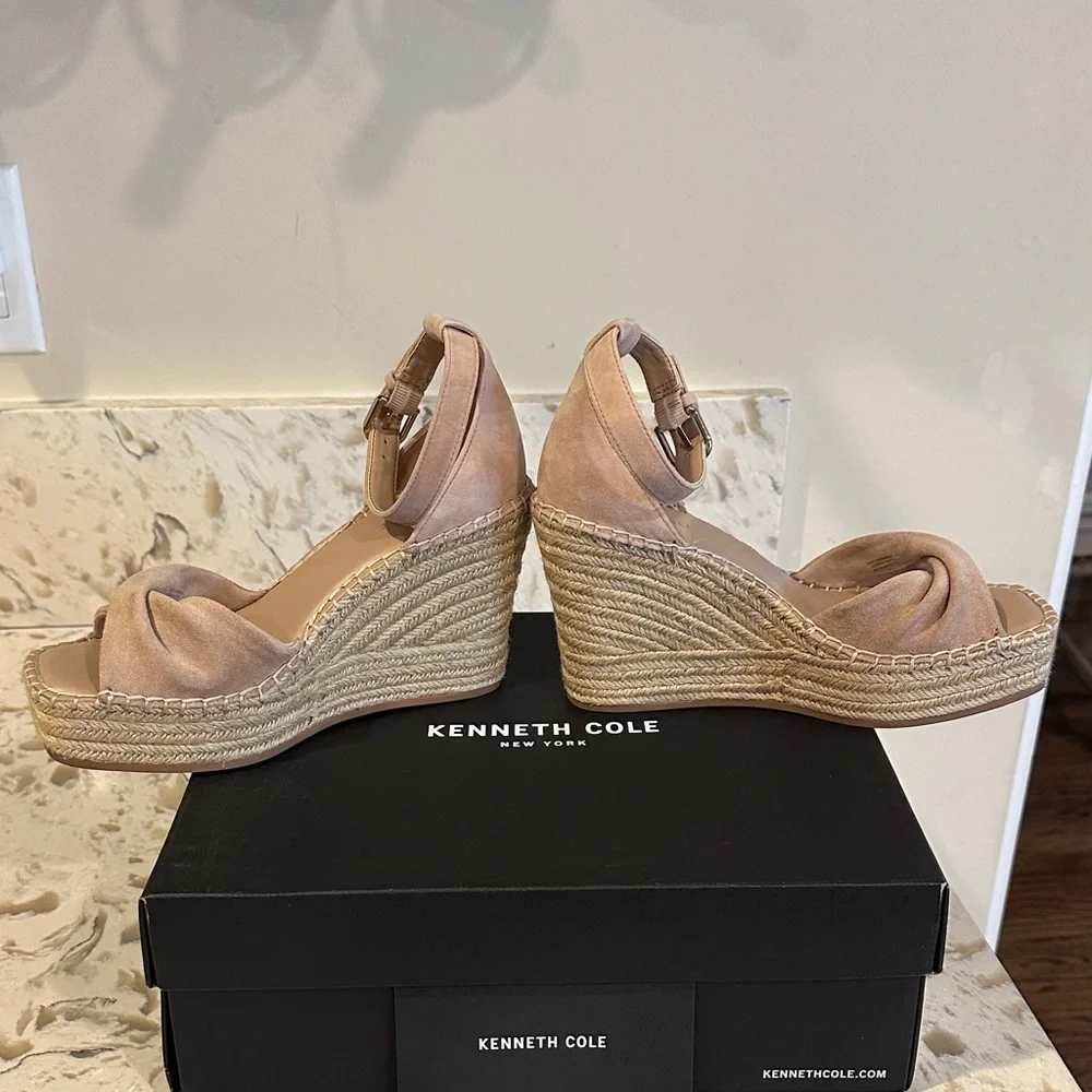 Kenneth Cole Women’s SOL Espadrille Wedges in Buff Suede-Size 8 - Picture 3 of 7